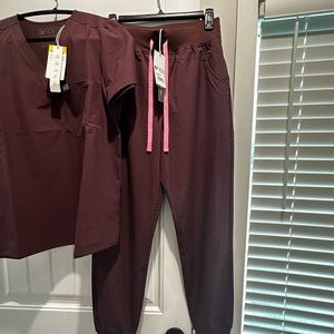 NWT Figs FREEx scrub set
